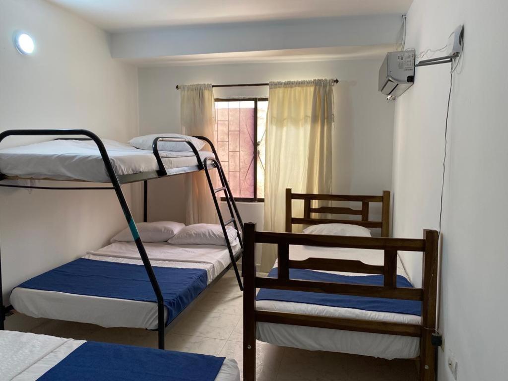 Con Aire Acondicionado Y Parqueadero Por Dias En Apartment